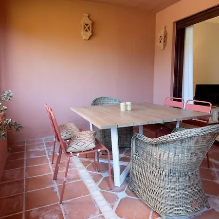 3+1 Bed Apartment, 100m Away From The Marbella